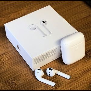 Apple wireless air pods 2nd Gen.
